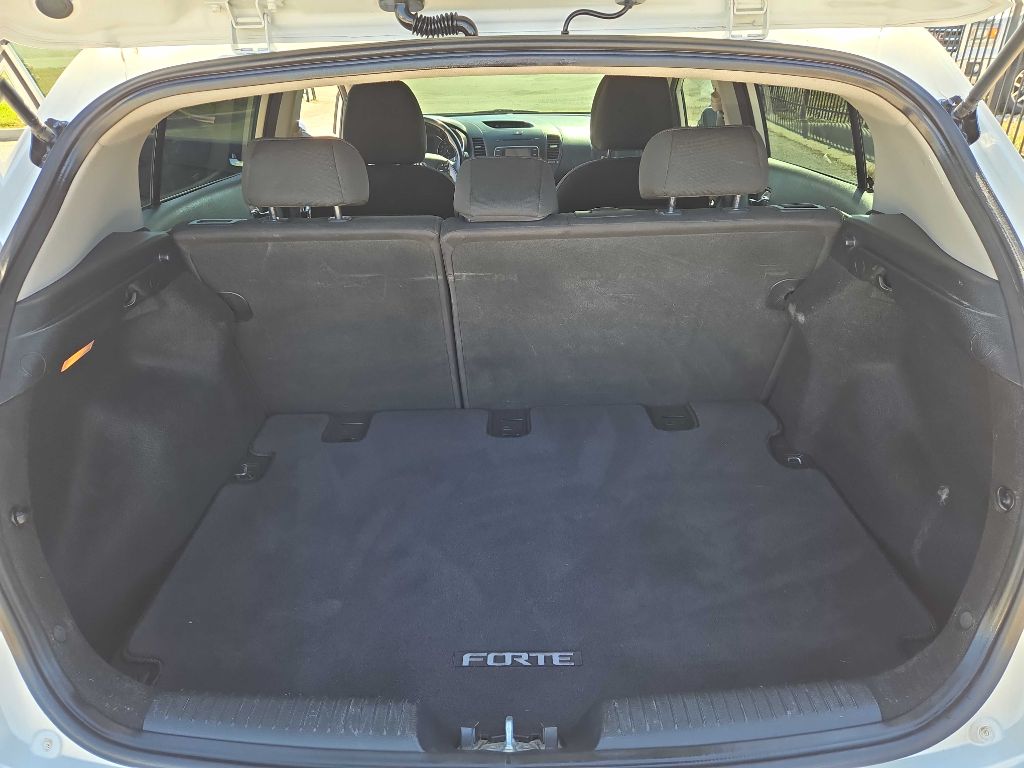 Photo 18 of this KIA FORTE5
