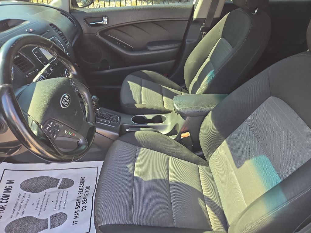 Photo 9 of this KIA FORTE5