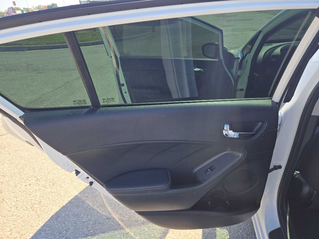 Photo 13 of this KIA FORTE5