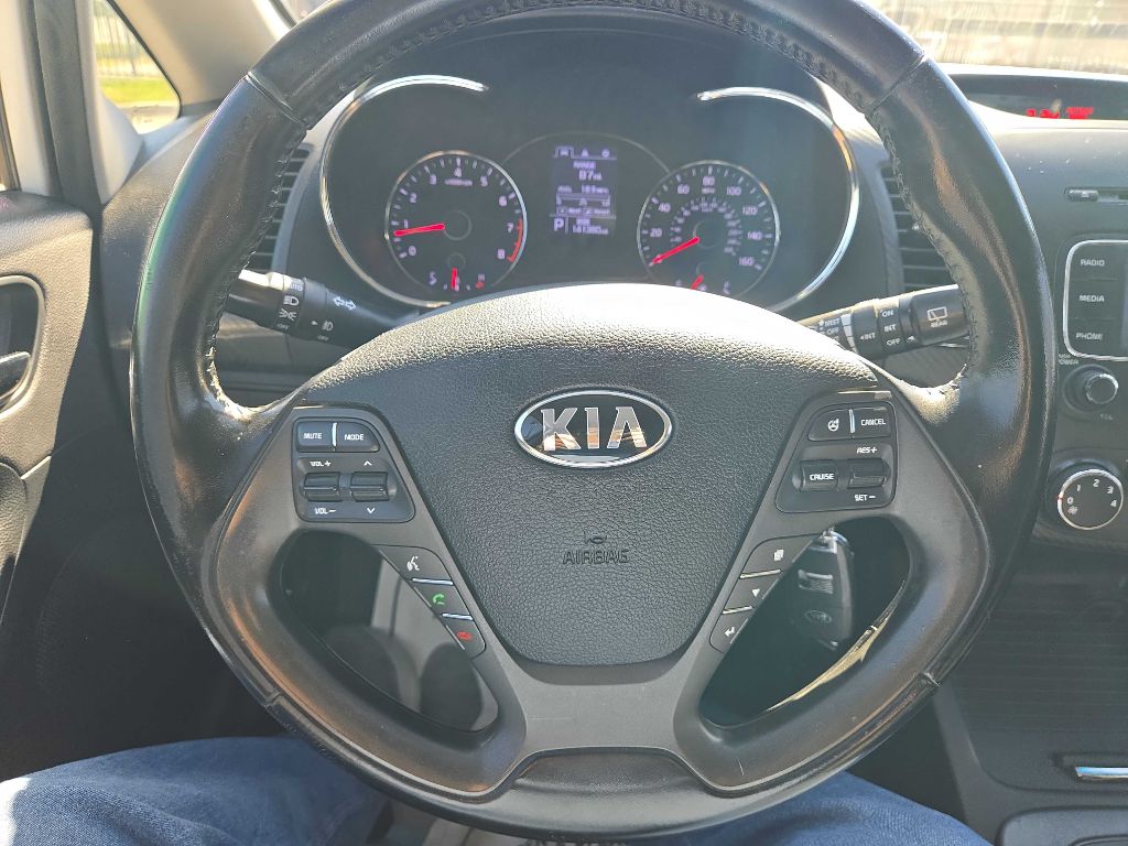 Photo 24 of this KIA FORTE5