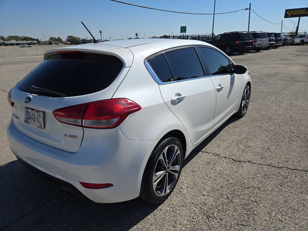Photo 5 of this KIA FORTE5