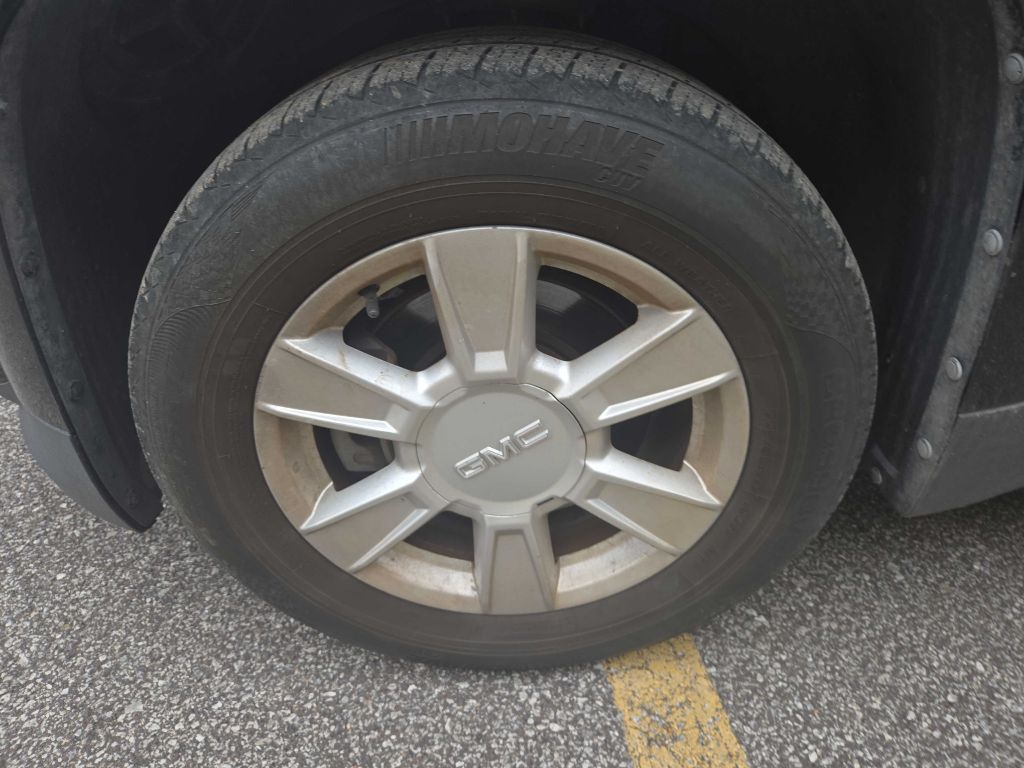 Photo 25 of this GMC TERRAIN