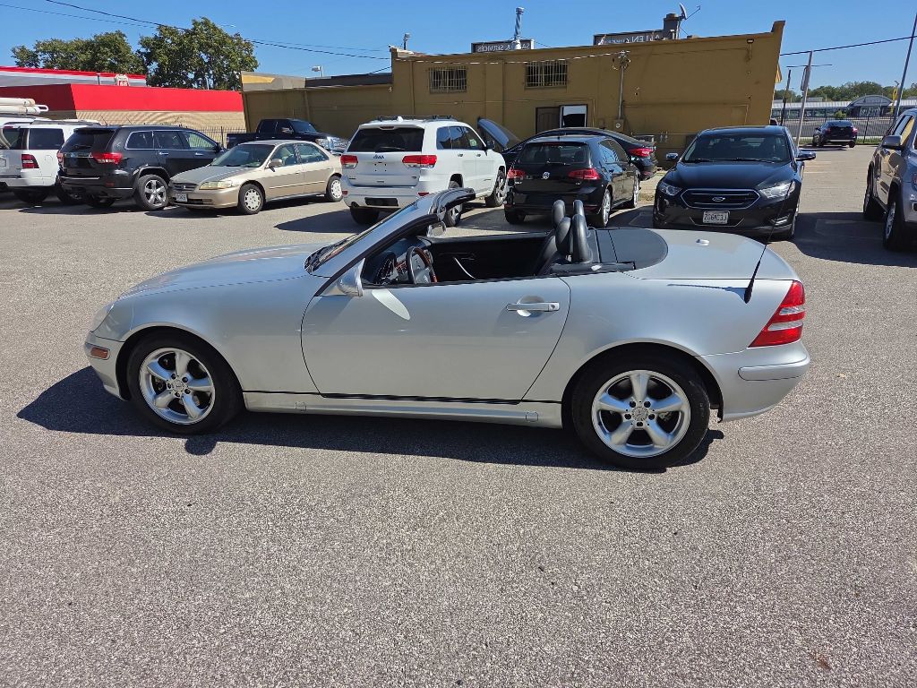 Photo 28 of this MERCEDES-BENZ SLK