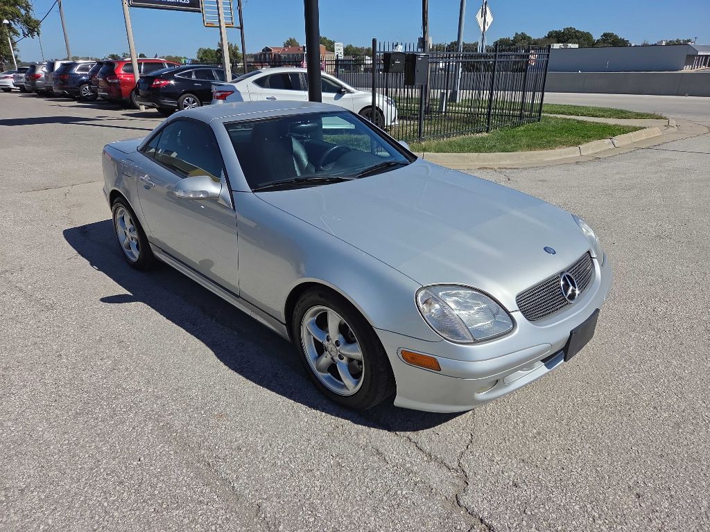 Photo 7 of this MERCEDES-BENZ SLK