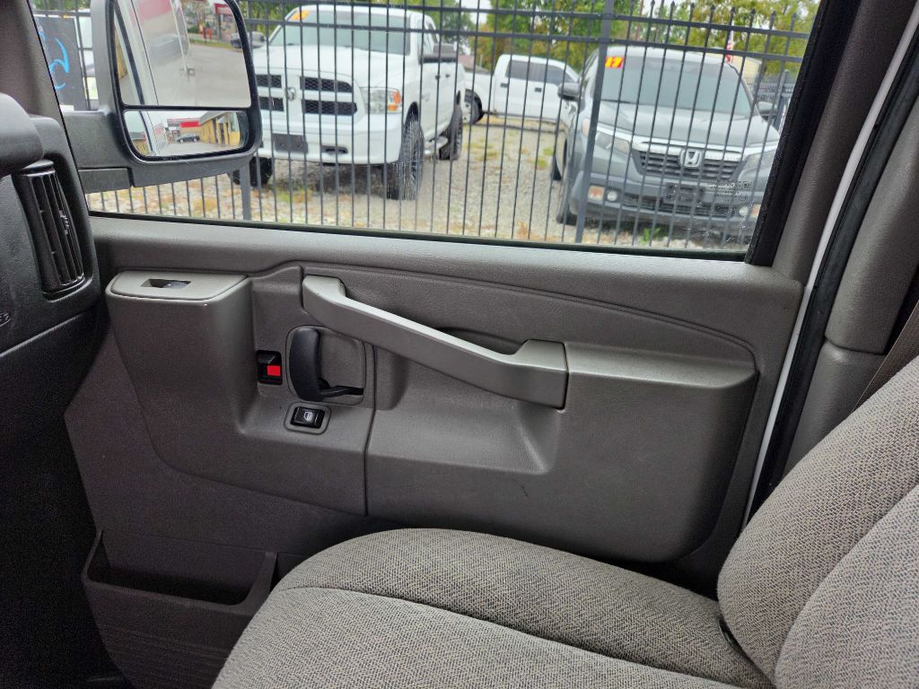 Photo 19 of this CHEVROLET EXPRESS