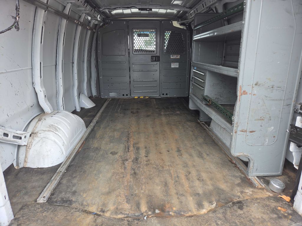 Photo 32 of this CHEVROLET EXPRESS