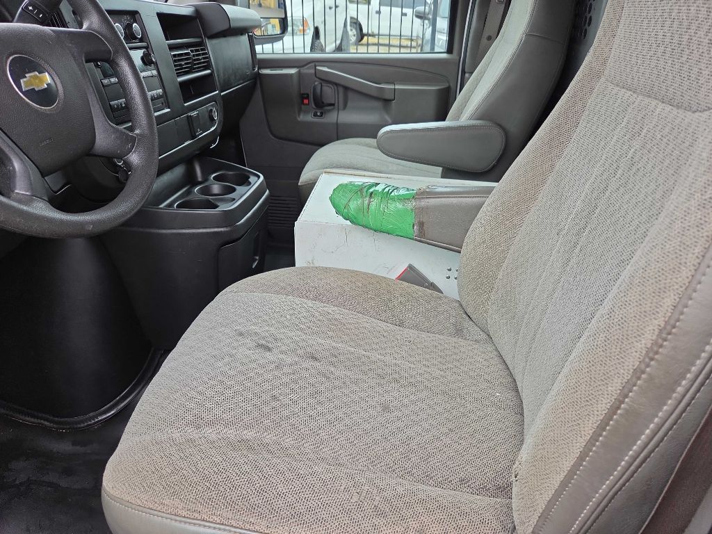 Photo 10 of this CHEVROLET EXPRESS