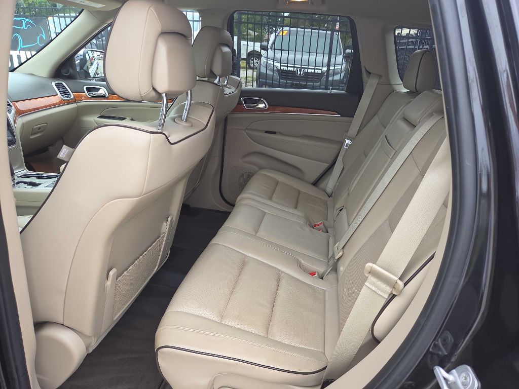 Photo 28 of this JEEP GRAND CHEROKEE