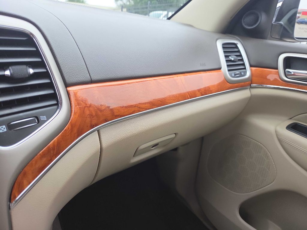 Photo 25 of this JEEP GRAND CHEROKEE