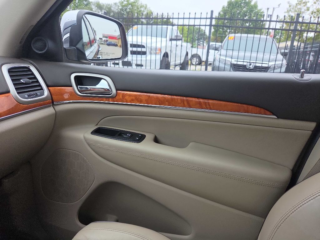 Photo 26 of this JEEP GRAND CHEROKEE