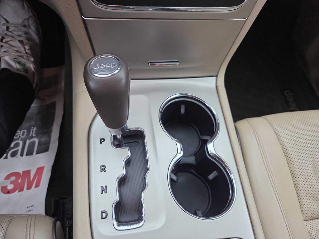 Photo 18 of this JEEP GRAND CHEROKEE