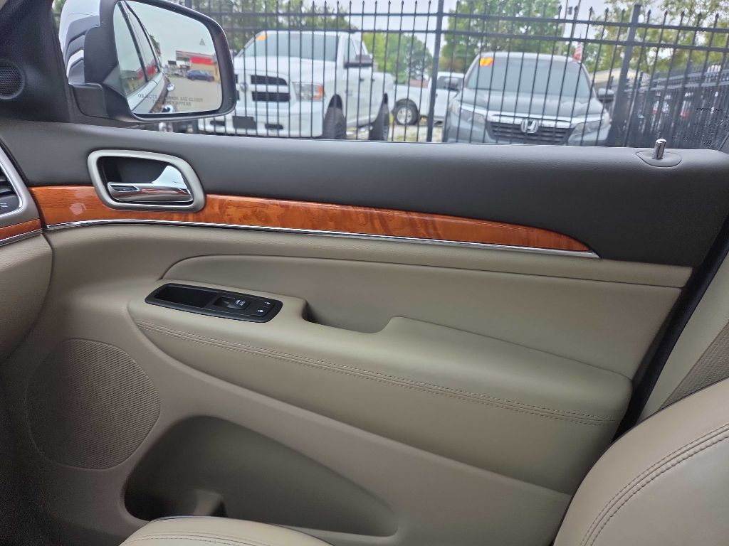 Photo 22 of this JEEP GRAND CHEROKEE