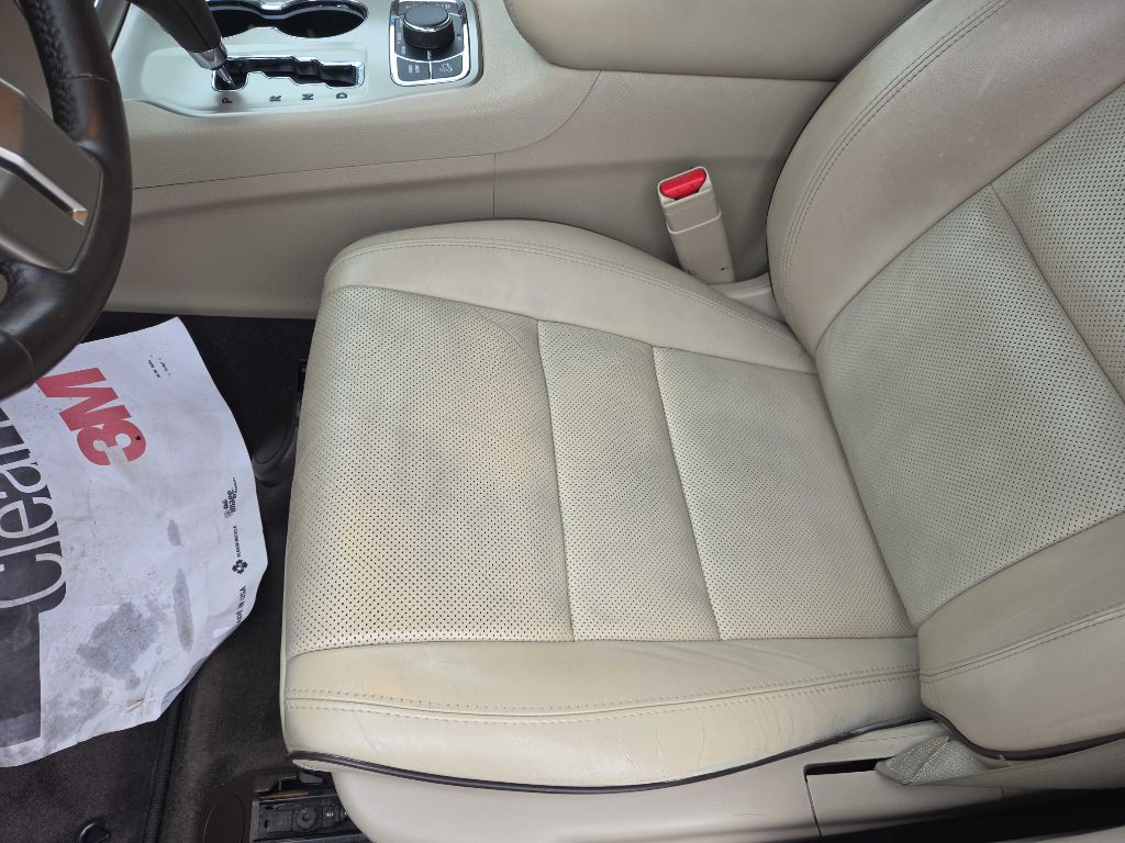 Photo 13 of this JEEP GRAND CHEROKEE