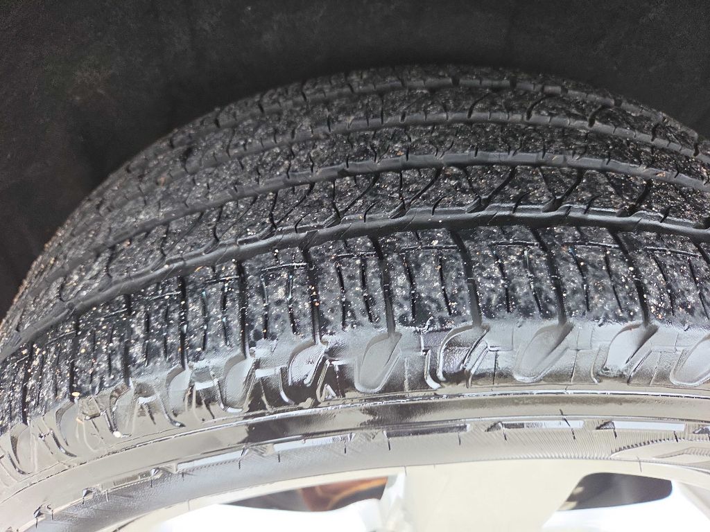 Photo 35 of this JEEP GRAND CHEROKEE