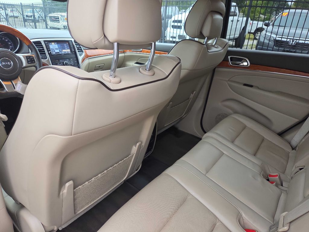 Photo 30 of this JEEP GRAND CHEROKEE