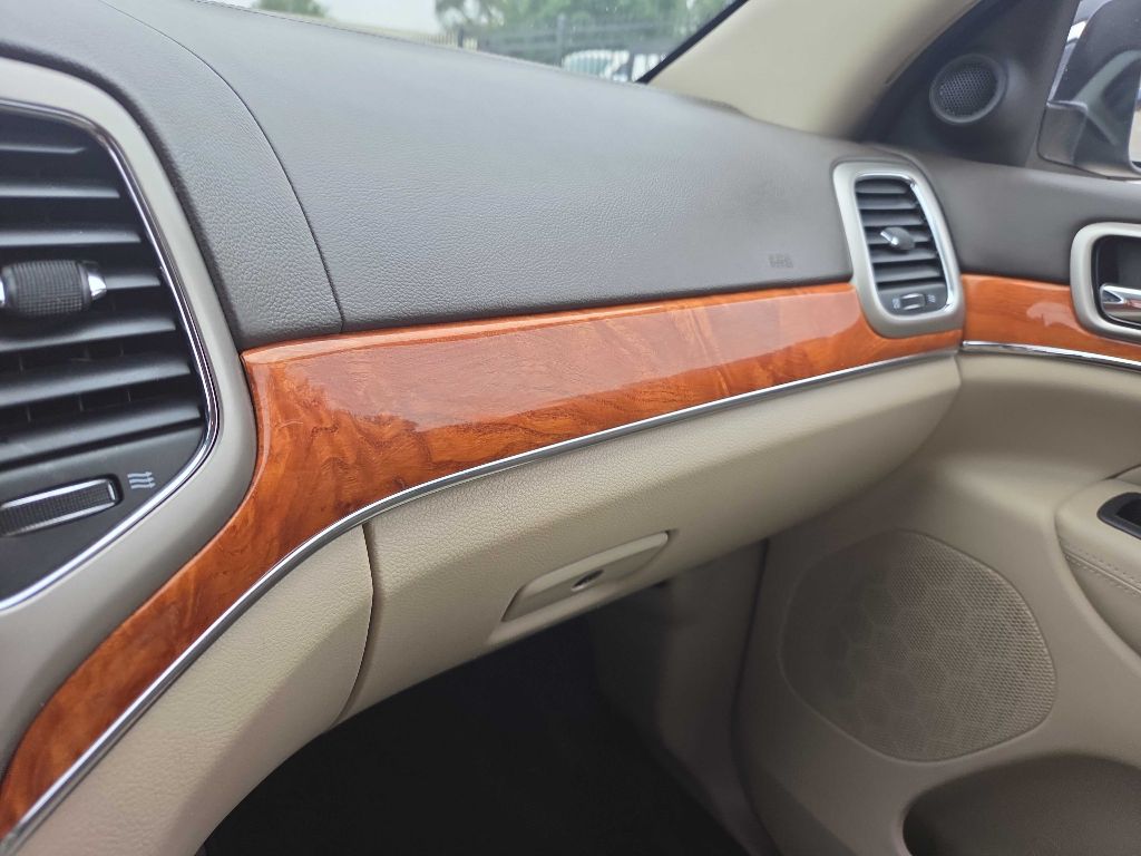 Photo 20 of this JEEP GRAND CHEROKEE