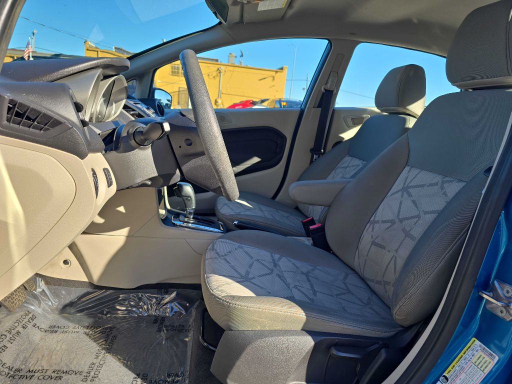 Photo 11 of this FORD FIESTA