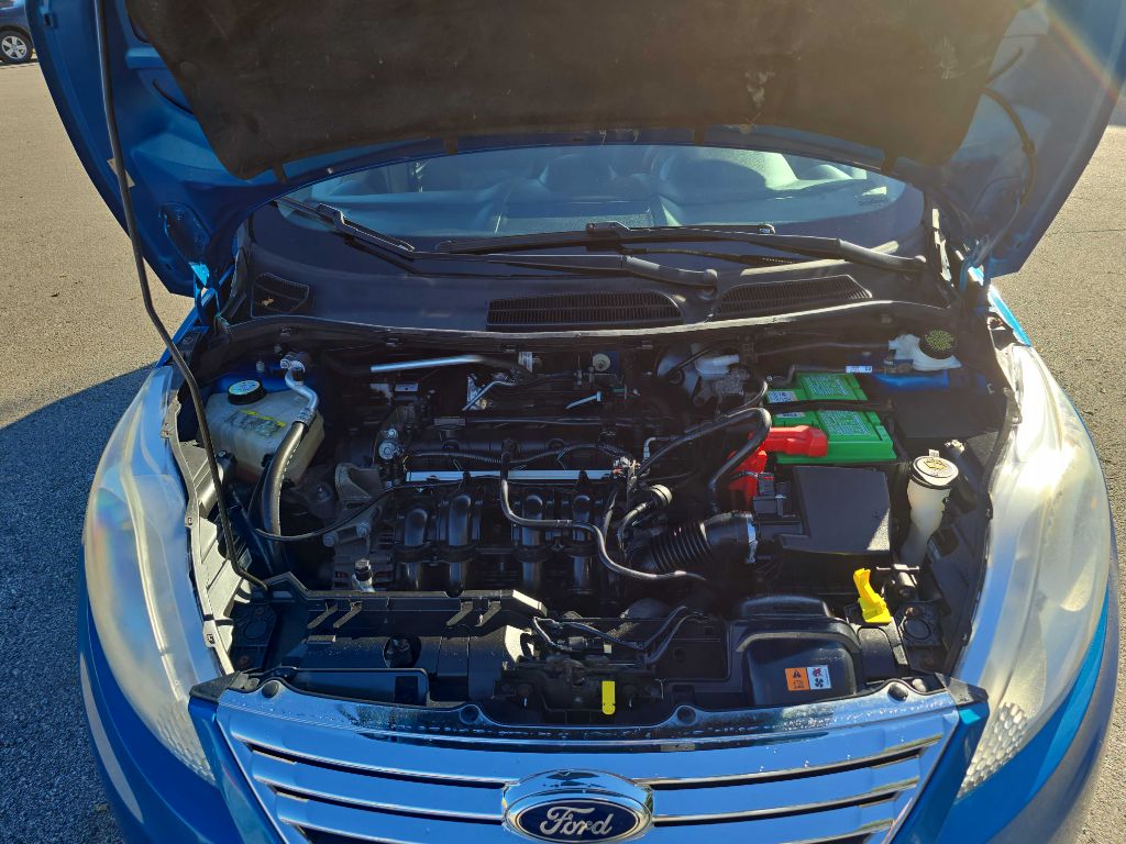 Photo 41 of this FORD FIESTA