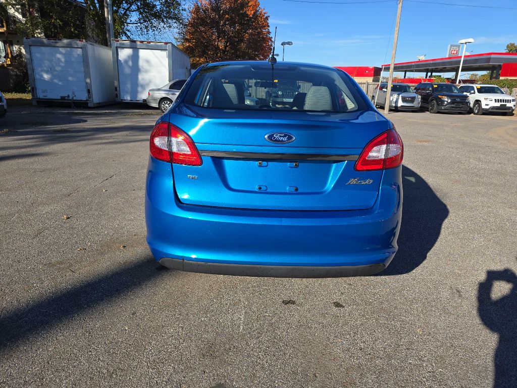 Photo 6 of this FORD FIESTA