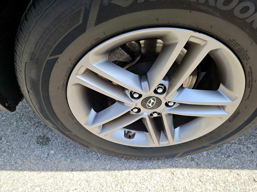 Photo 13 of this HYUNDAI SANTA FE SPORT