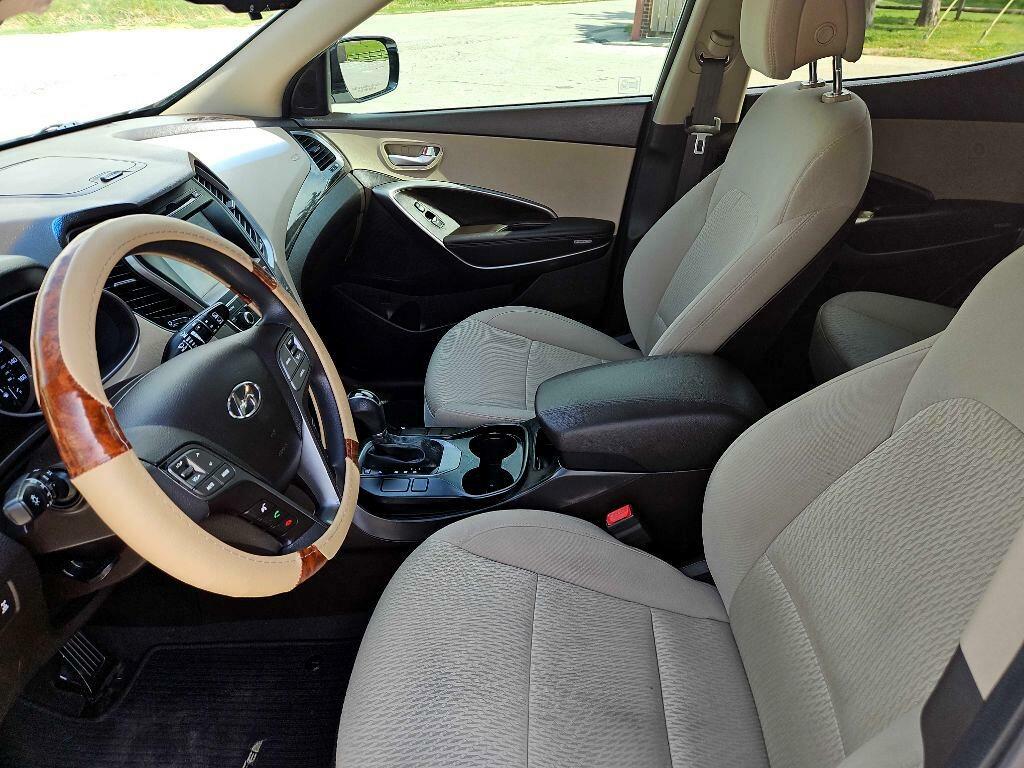 Photo 18 of this HYUNDAI SANTA FE SPORT