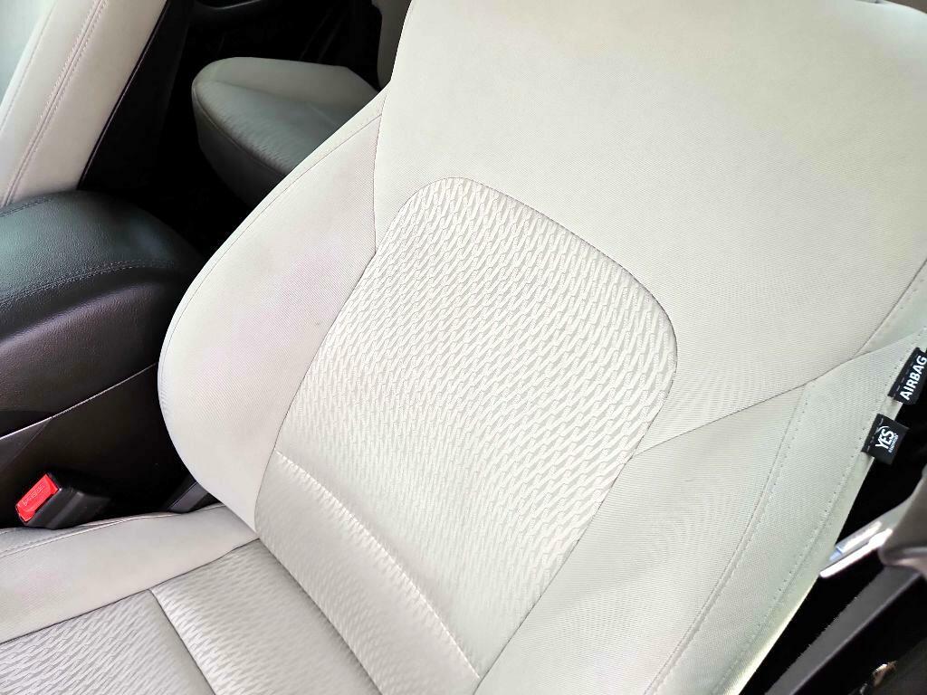 Photo 21 of this HYUNDAI SANTA FE SPORT