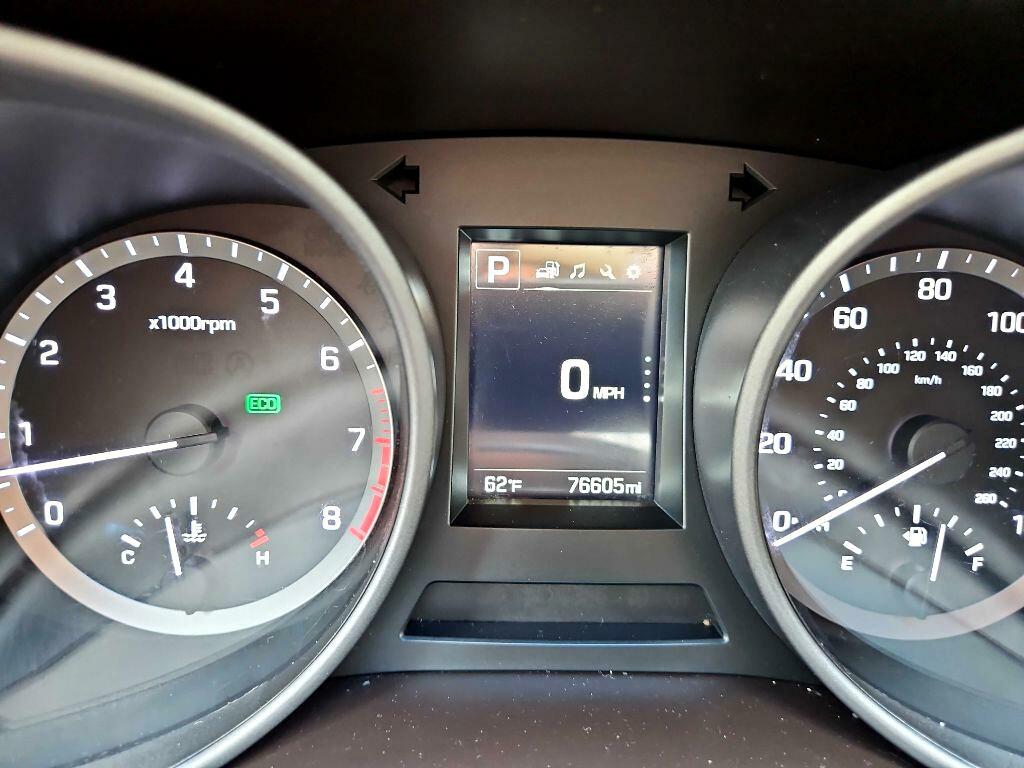Photo 25 of this HYUNDAI SANTA FE SPORT