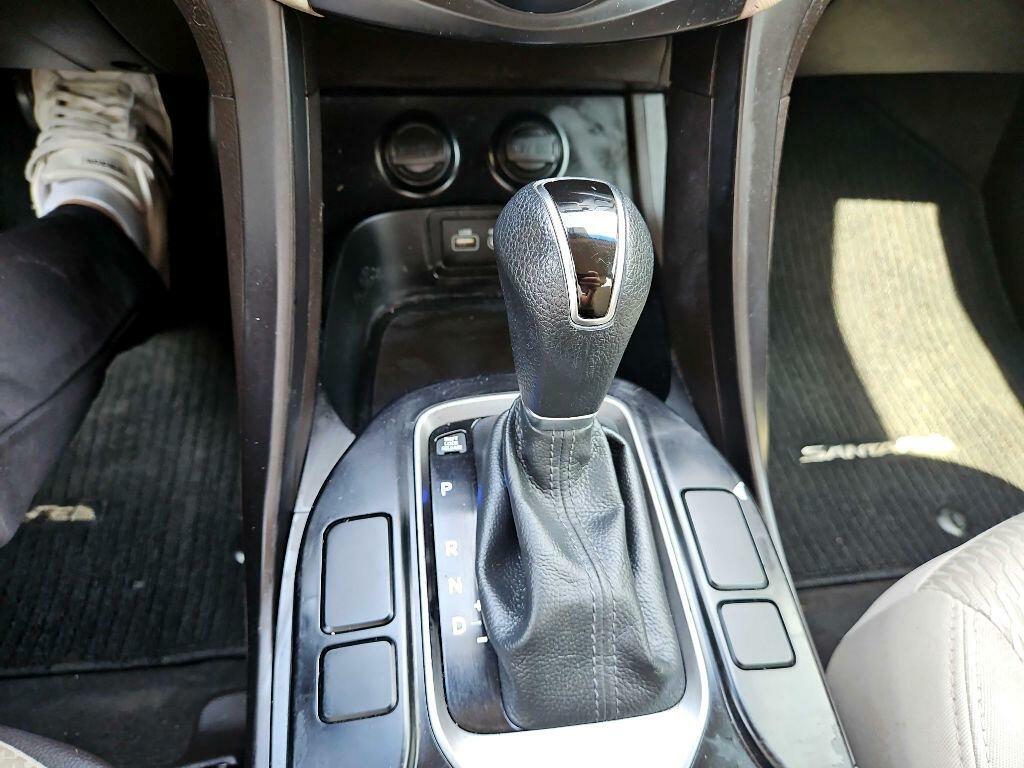Photo 27 of this HYUNDAI SANTA FE SPORT