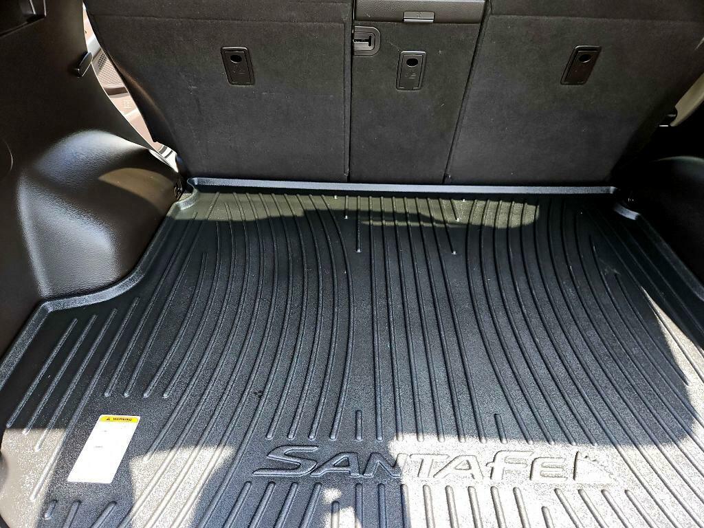 Photo 36 of this HYUNDAI SANTA FE SPORT