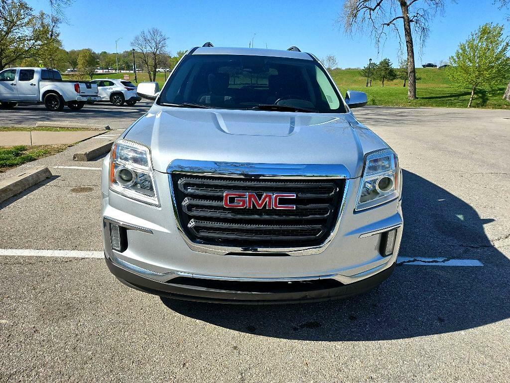 Photo 2 of this GMC TERRAIN