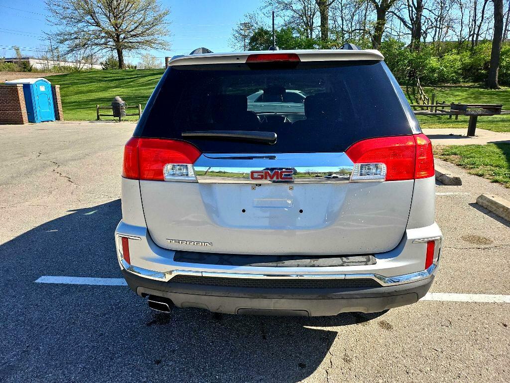 Photo 6 of this GMC TERRAIN