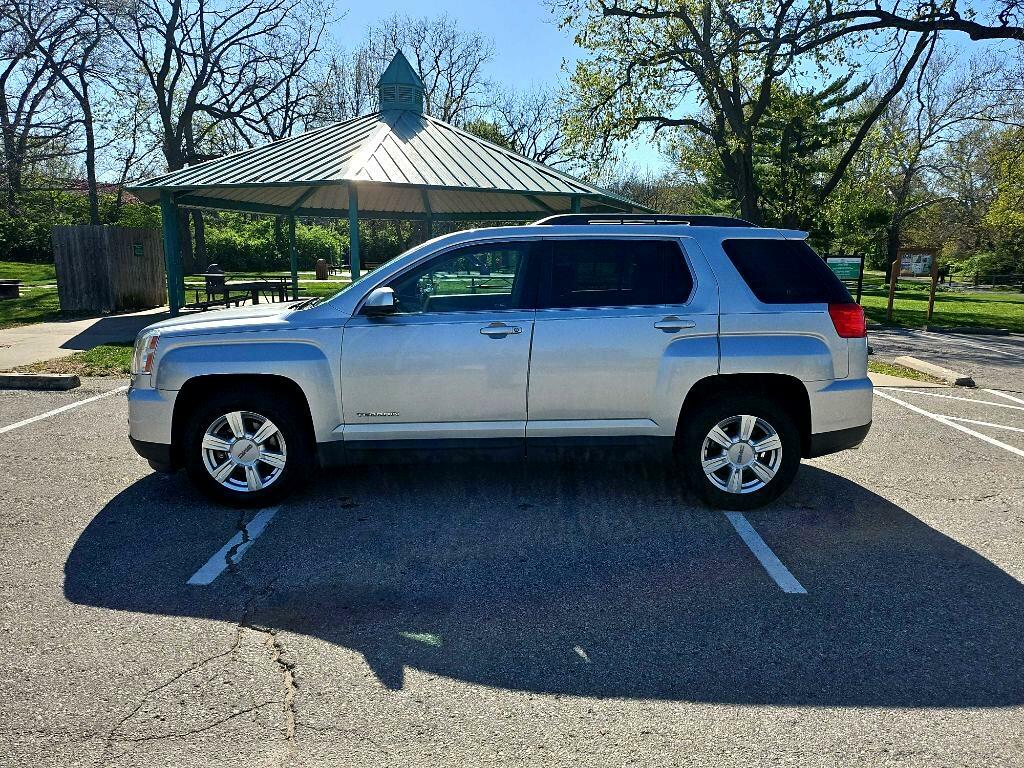 Photo 8 of this GMC TERRAIN