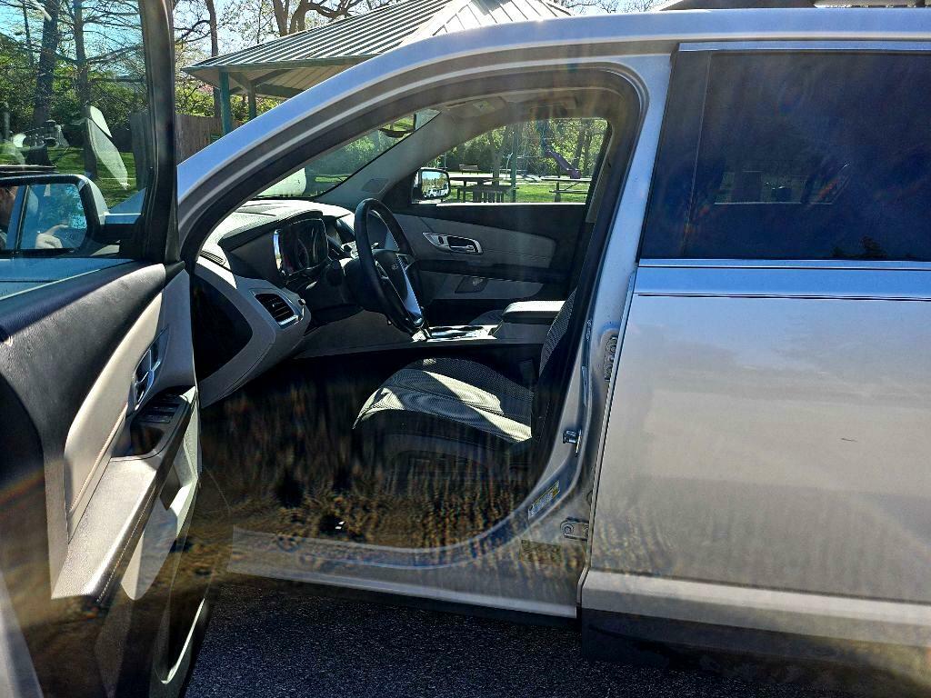 Photo 10 of this GMC TERRAIN