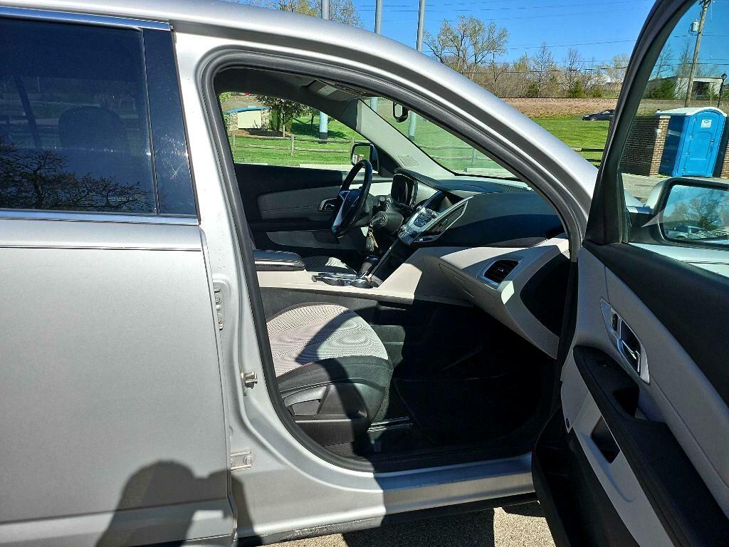 Photo 18 of this GMC TERRAIN