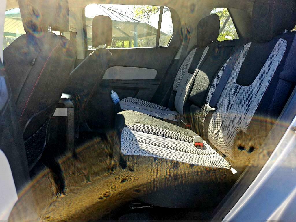 Photo 24 of this GMC TERRAIN
