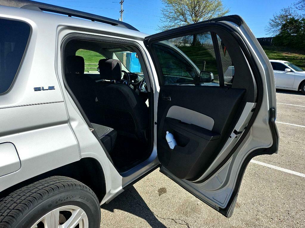 Photo 25 of this GMC TERRAIN