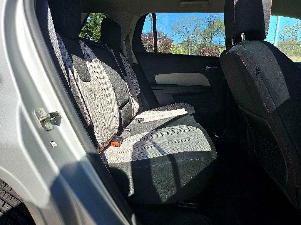 Photo 27 of this GMC TERRAIN