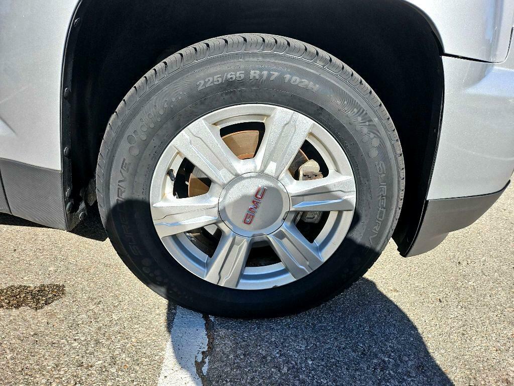 Photo 34 of this GMC TERRAIN