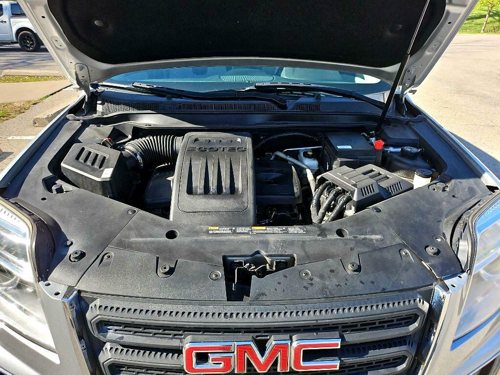 Photo 38 of this GMC TERRAIN