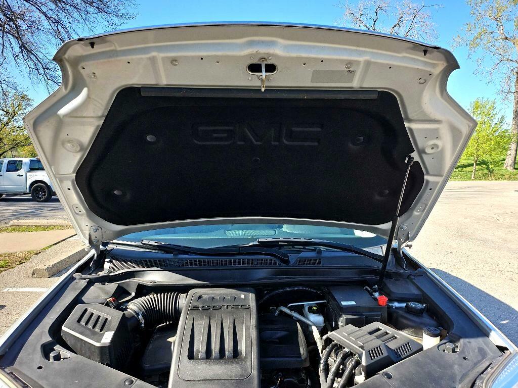 Photo 39 of this GMC TERRAIN