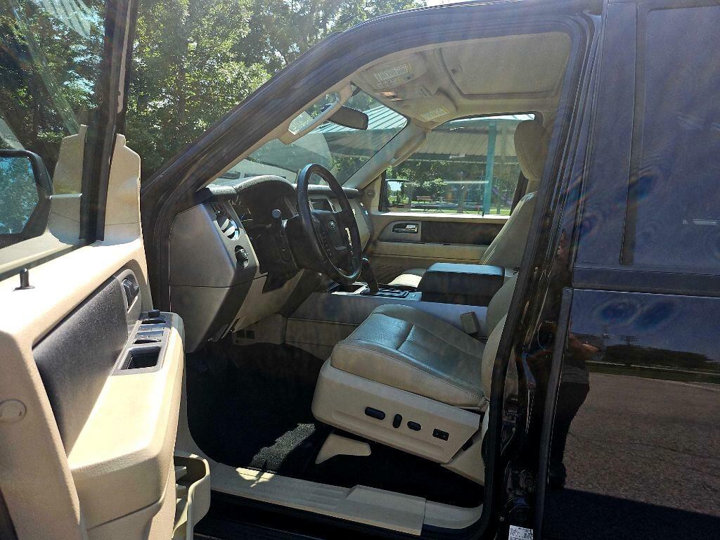 Photo 10 of this FORD EXPEDITION