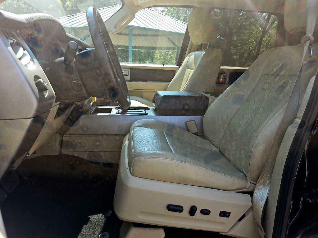 Photo 11 of this FORD EXPEDITION