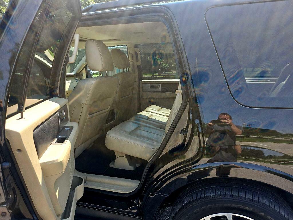 Photo 26 of this FORD EXPEDITION