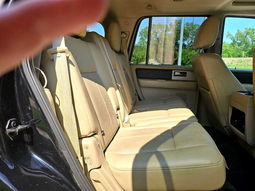 Photo 31 of this FORD EXPEDITION