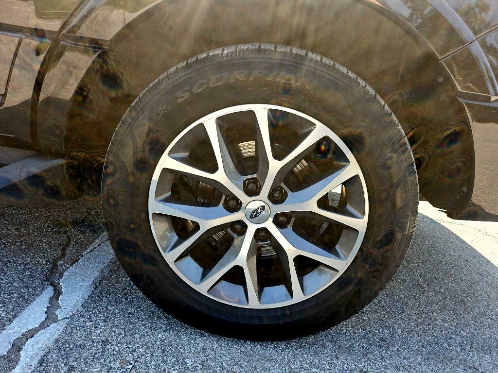 Photo 35 of this FORD EXPEDITION
