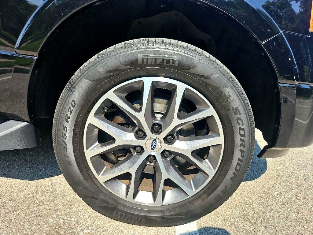 Photo 39 of this FORD EXPEDITION