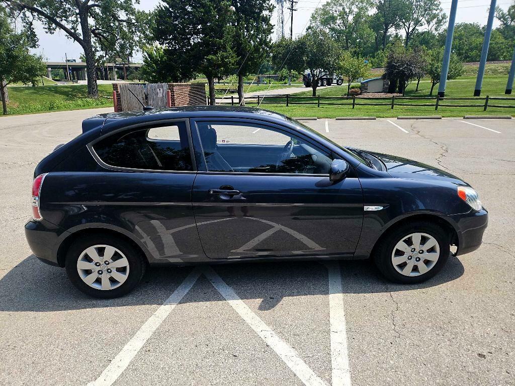 Photo 4 of this HYUNDAI ACCENT