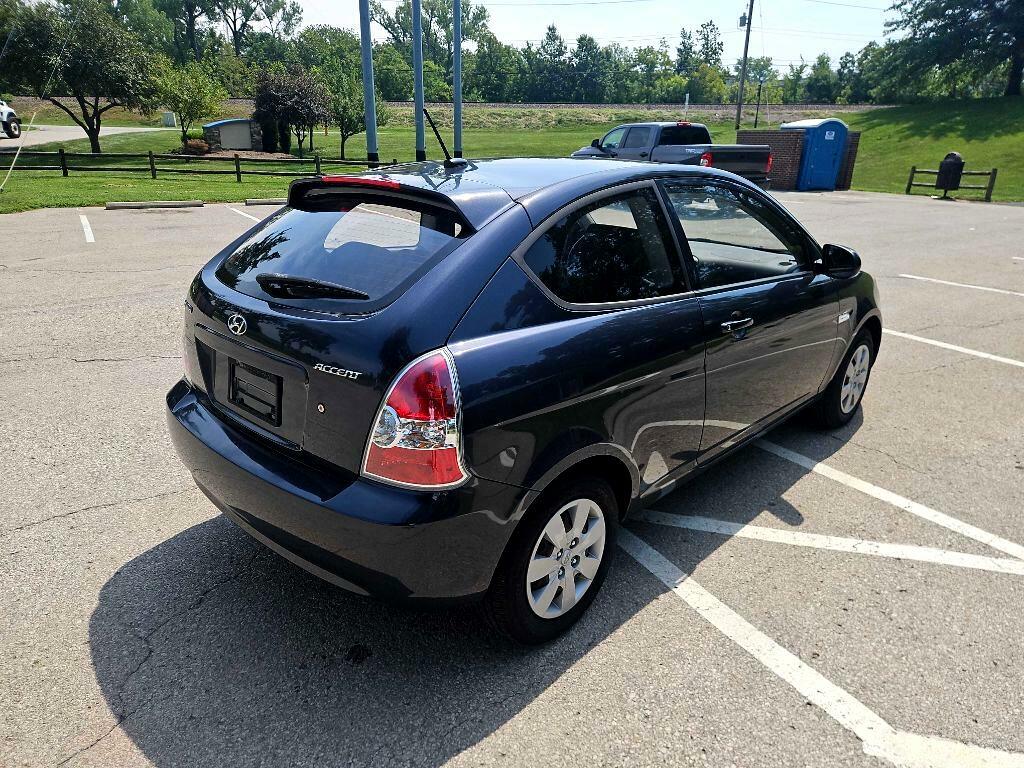 Photo 5 of this HYUNDAI ACCENT