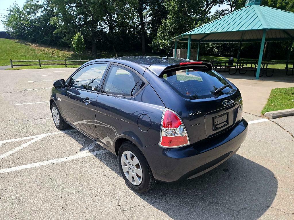 Photo 7 of this HYUNDAI ACCENT