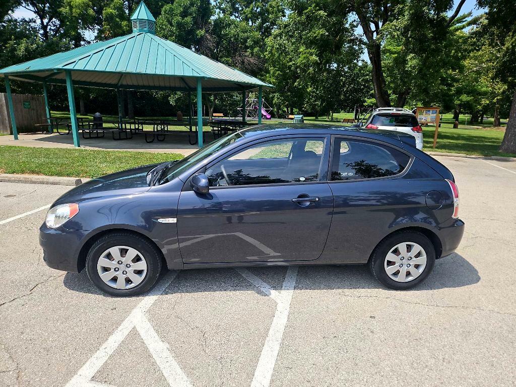 Photo 8 of this HYUNDAI ACCENT